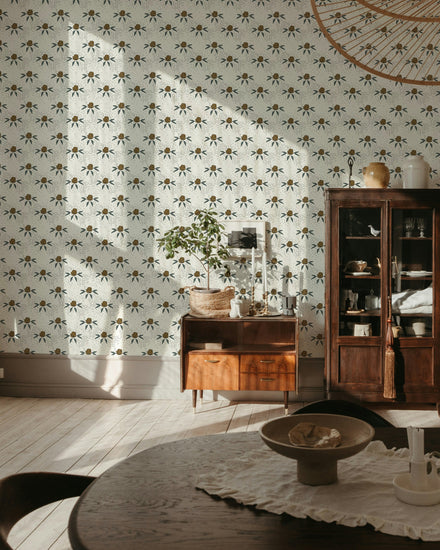 Vintage Floral-Inspired Wallpaper