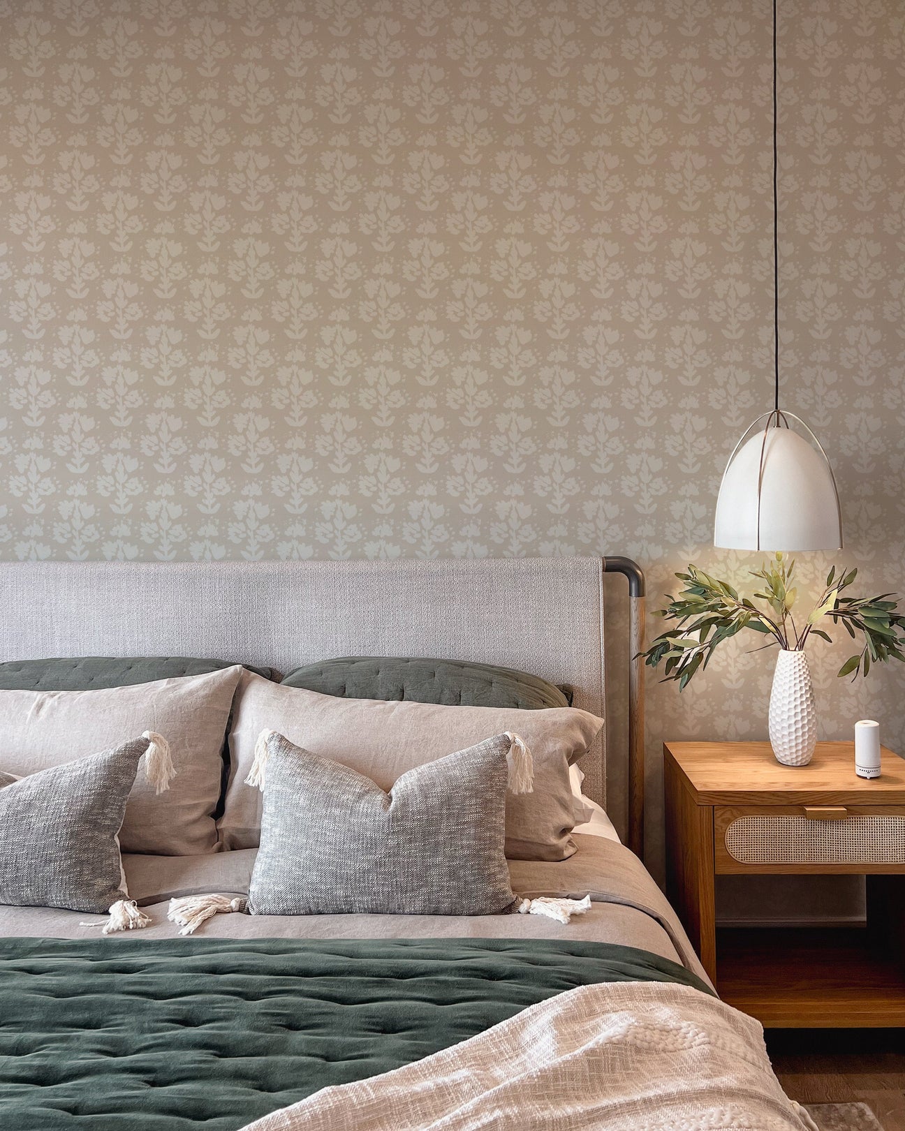 beige wallpaper, cream colored wallpaper, simple wallpaper byHopeatHome